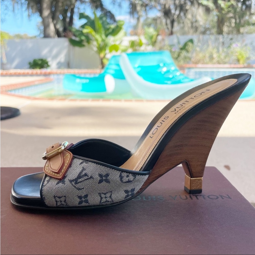 Louis Vuitton Monogram print sandals